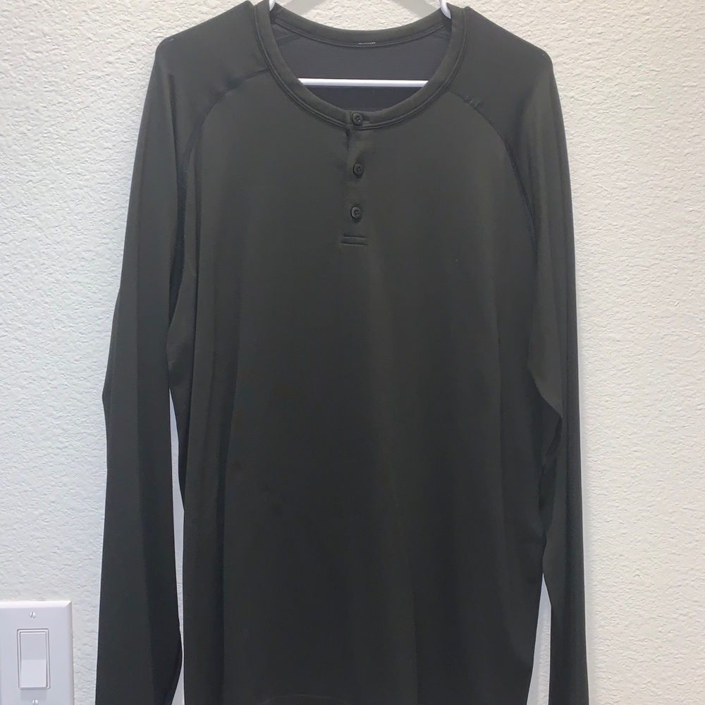 Men’s Lululemon Black long sleeve Henley